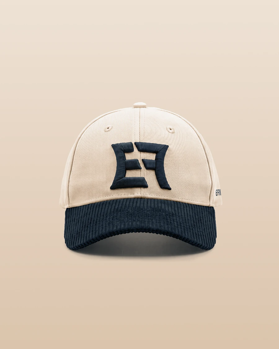 Signature 01 cap in dark navy, seen from the front